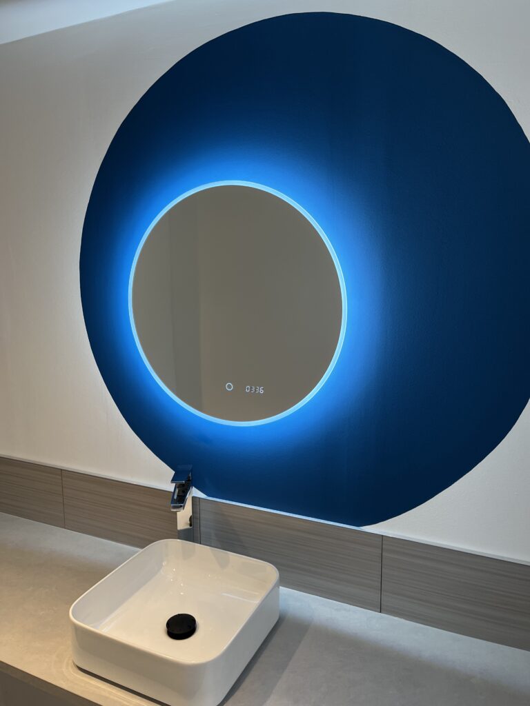 salle de bain design peinture geometrique lille